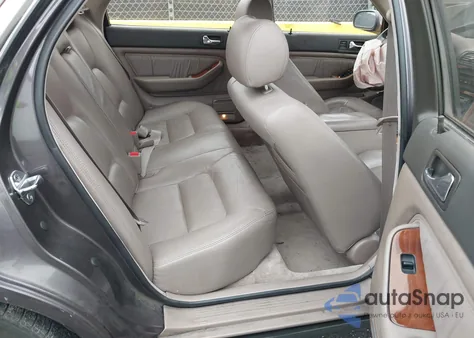 1993 Acura Legend Ls z USA, uszkodzony, nr VIN JH4KA7677PC006596